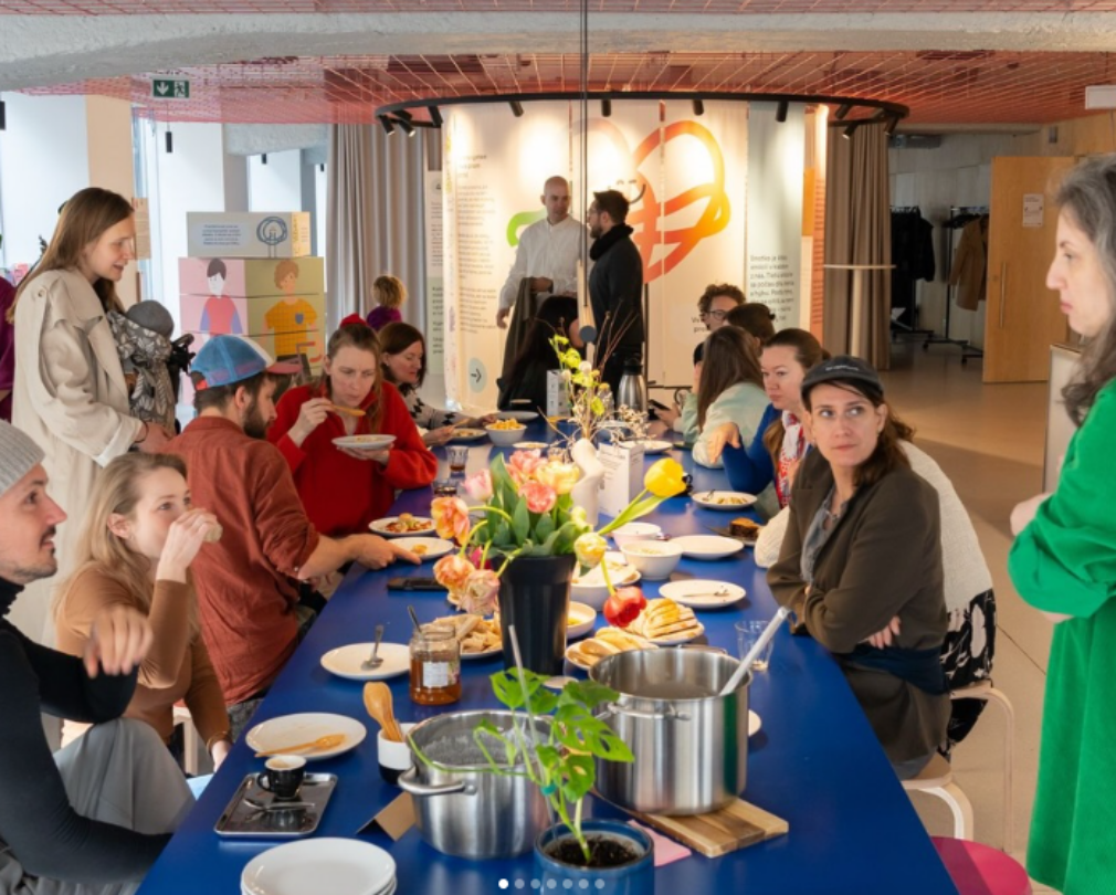 Creative Mornings na tému Create